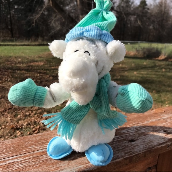 Disney Winter Fun Tigger Bean Bag Stuffed Animal Plush - Picture 1 of 6